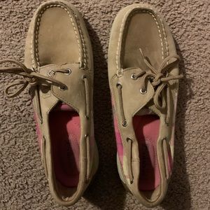 Sperry pink patterned shoes